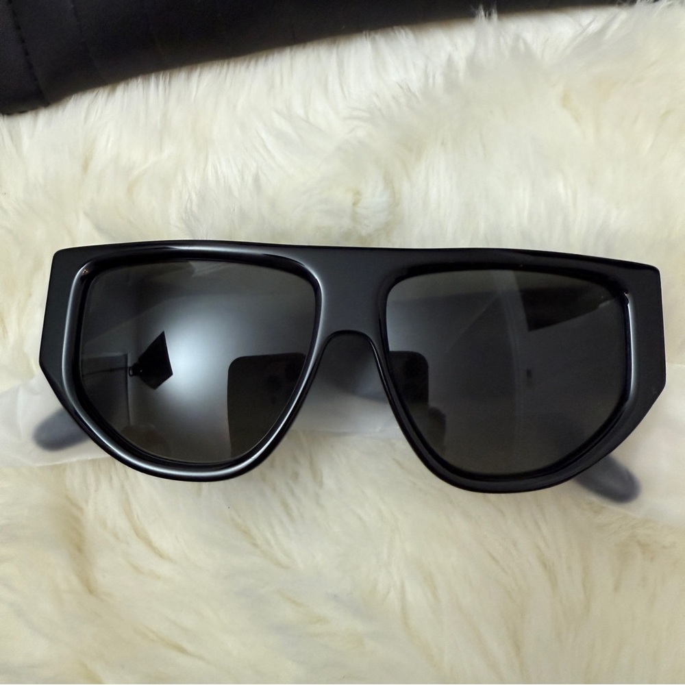 Victoria Beckham B-Buckle 55mm Modified Rectangular Sunglasses - Picture 4 of 7